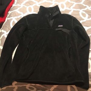Black Patagonia pullover